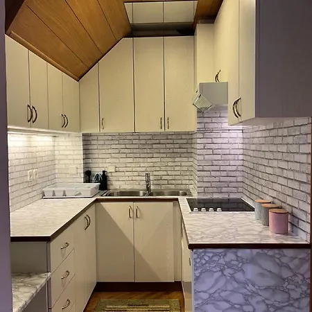 Little King - Feel Like At Apartamento *