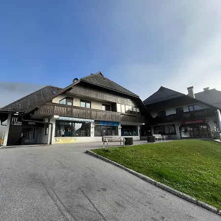 Little King - Feel Like At Apartment