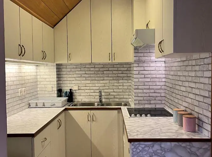 Little King - Feel Like At Apartament *